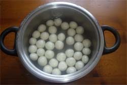 Cooked chhena angoor